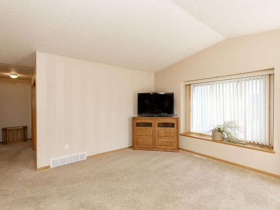 5th image of 1614 Suntree Dr