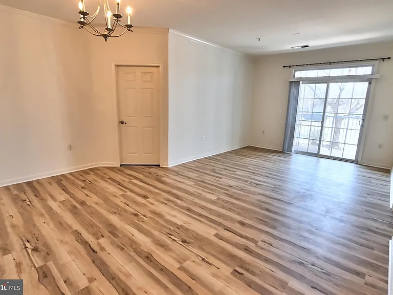 21216 McFadden Sq #108 — Photo 16