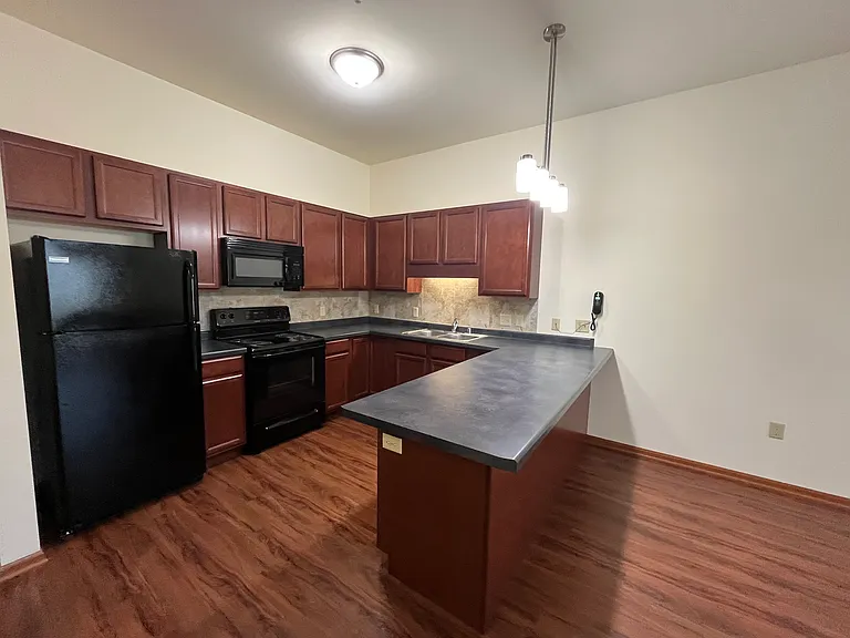 Granite Ridge Apartments — Photo 33