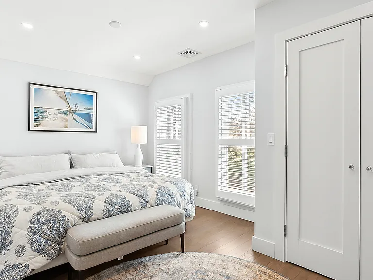 128 Jermain Ave — Photo 7
