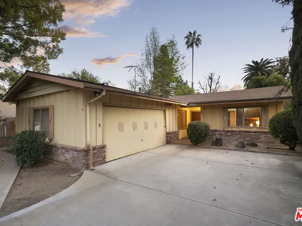 22612 Berdon St, Woodland Hills, CA 91367