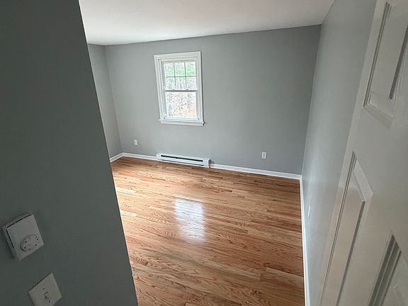 2nd image of 3 Anglers Rd