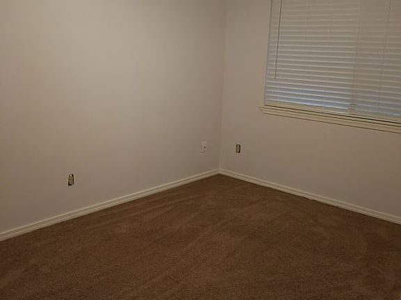4th image of 3516 6th Ave NW #B