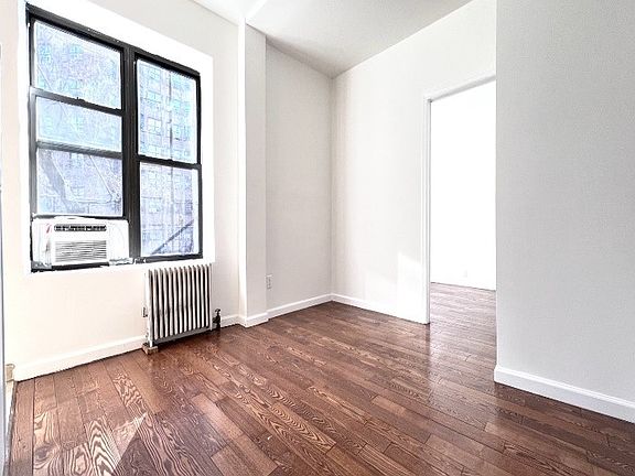 3rd image of 31 Oliver St APT 1E