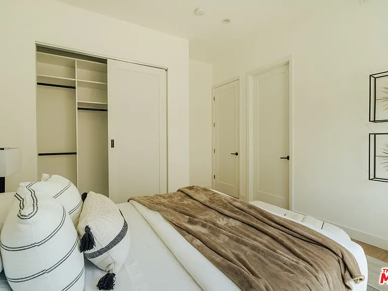 1343 S Ogden Dr #1/2 — Photo 23