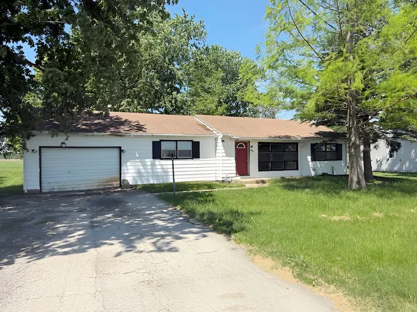 424 S 3000 West Rd W, Kankakee, IL 60901