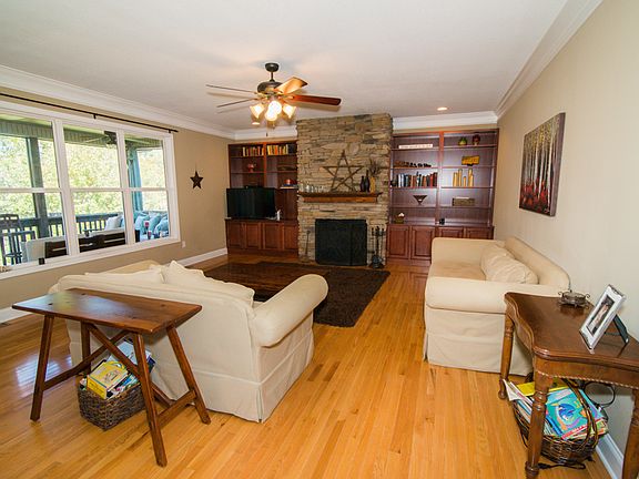 4th image of 10413 Merida Dr