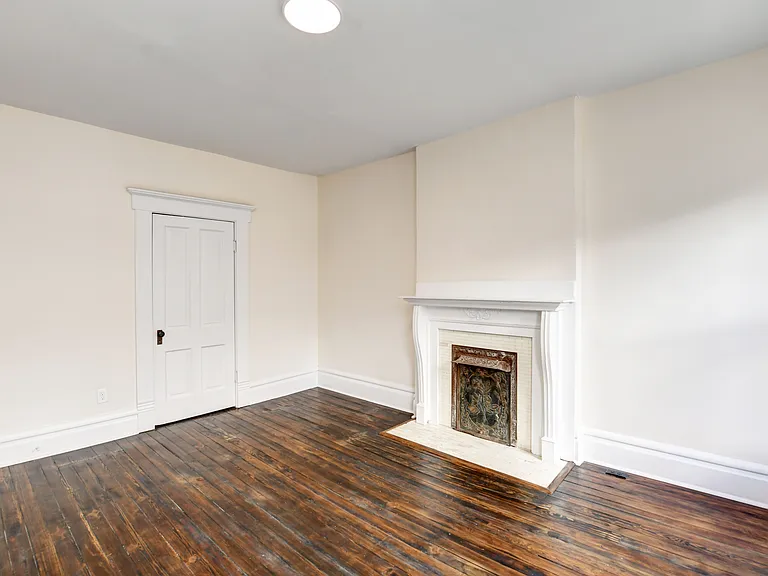 703 Franklin Ave — Photo 20