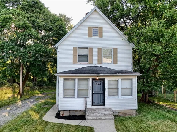 1328 Saint Elmo Ave NE, Canton, OH 44705