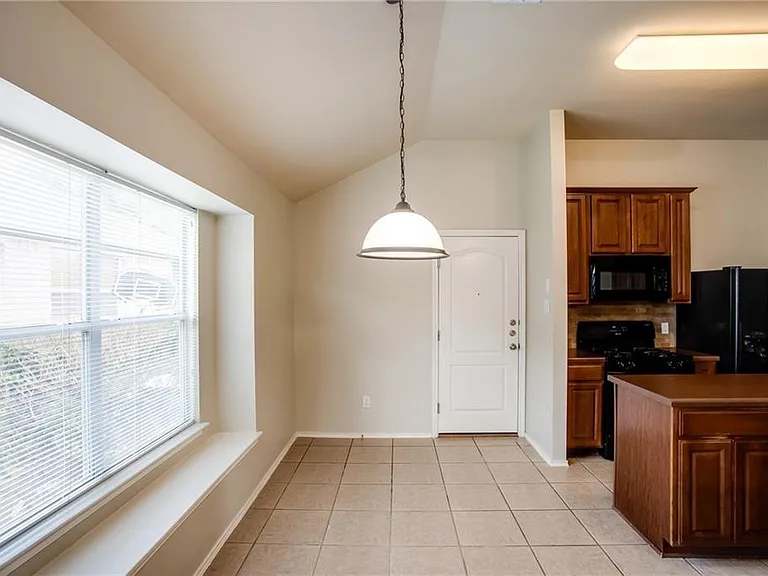 1200 Rainbow Parke Dr — Photo 4
