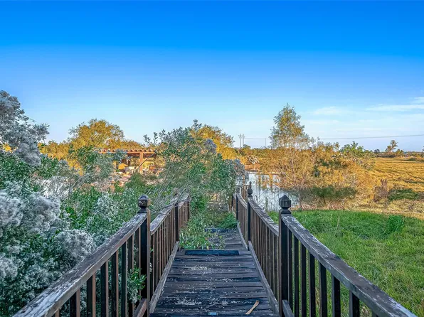 2830 County Road 290, Angleton, TX 77515