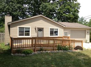 730 Cedarlawn Rd, Waterford, MI 48328