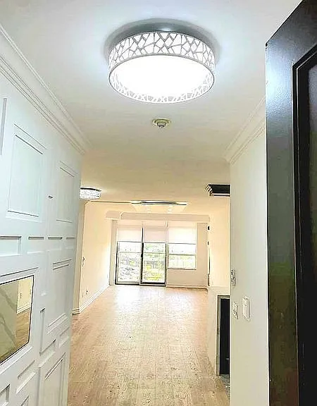 35 Kingsbridge Garden Cir #1008 — Photo 7