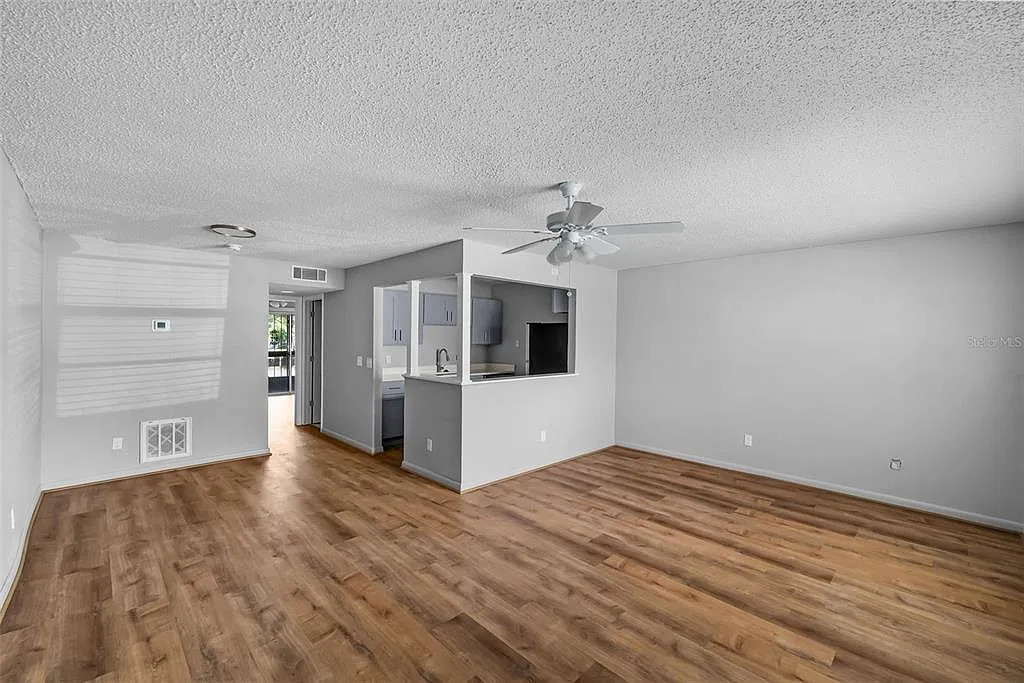 9013 Tudor Dr — Photo 4