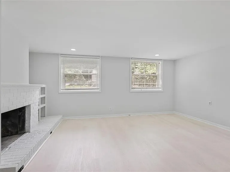 2903 Old Sewell Rd — Photo 19