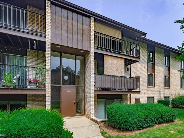 16410 Heather Ln APT 301, Middleburg Heights, OH 44130