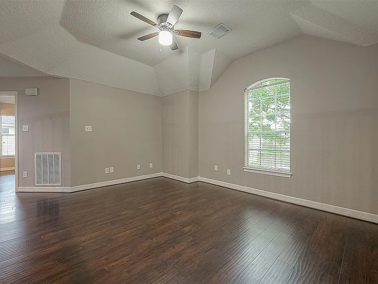 5910 Misty Island Ct — Photo 31