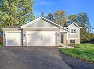 2 SW 8th St, Grand Rapids, MN 55744