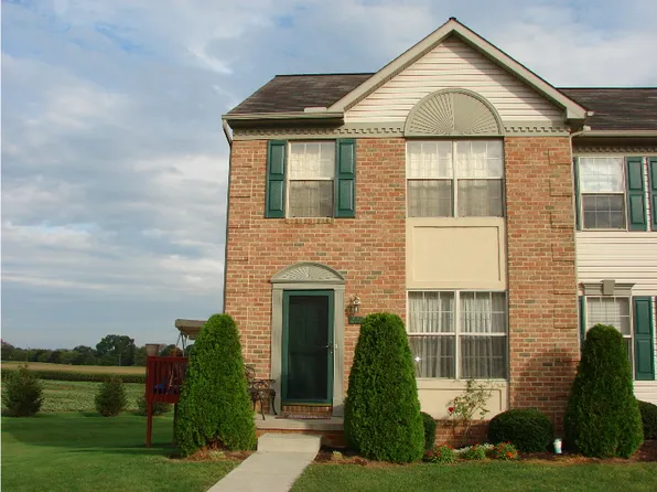 228 Cobblestone Ln, Lancaster, PA 17601