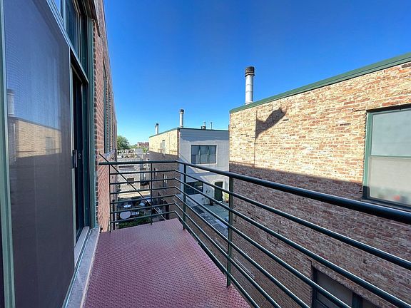 2nd image of 1737 N Paulina St APT 307