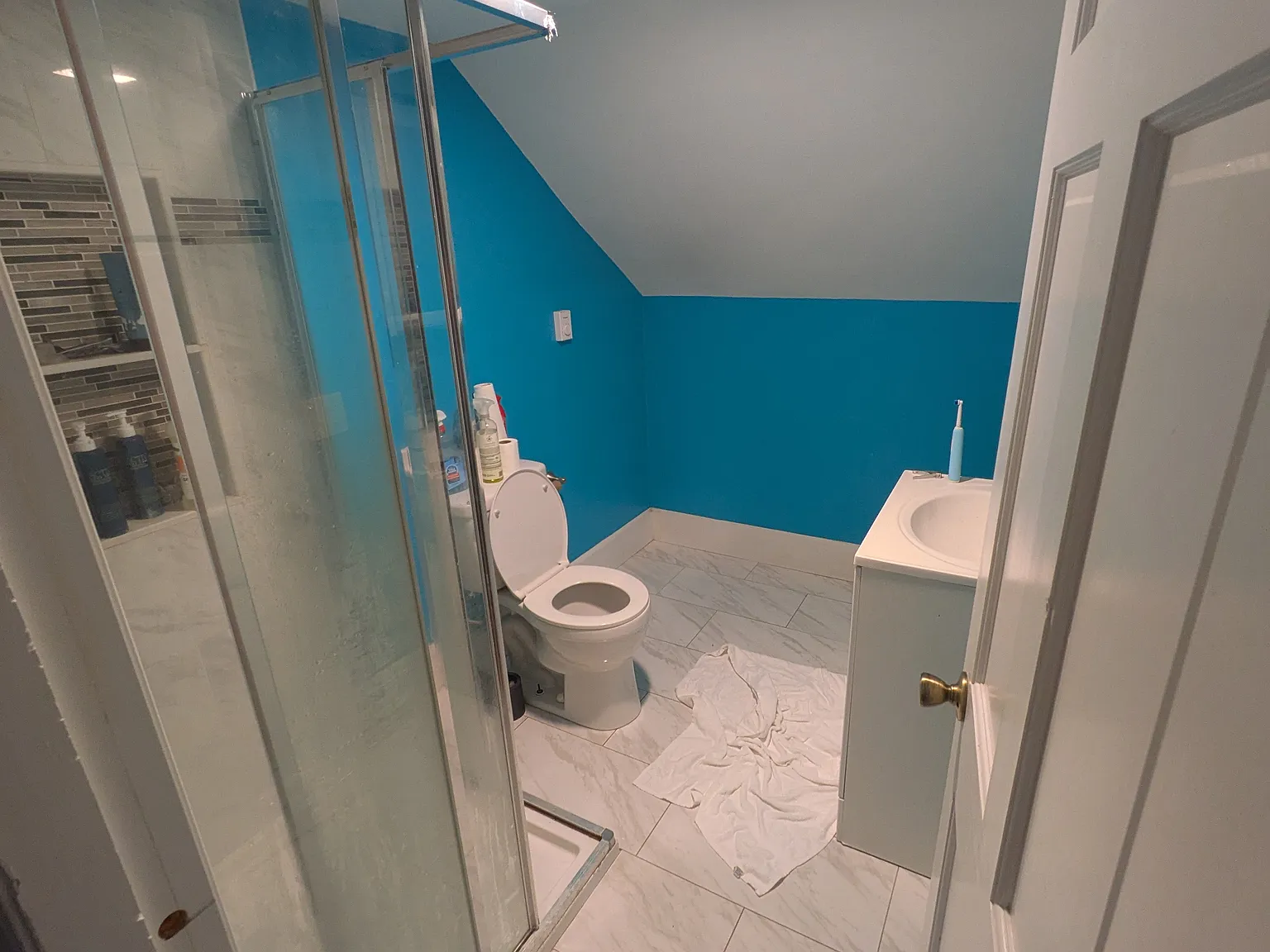 3 bed, 1111 sqft, $3,000 — Photo 4