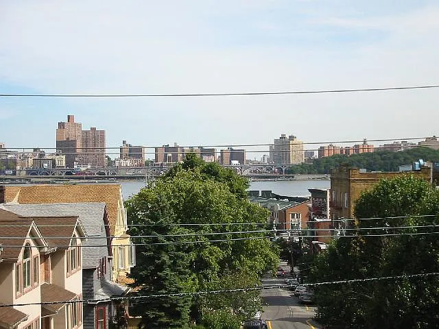 418 Undercliff Ave #3 — Photo 2