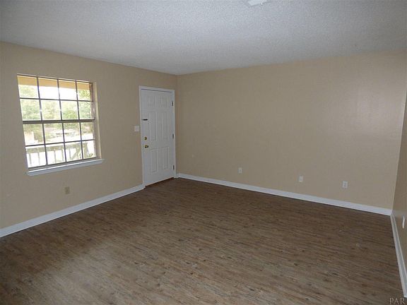 4th image of 4910 Yacht Harbor Cir