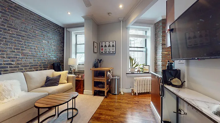 Rented by Bond New York | media 3