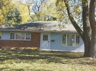 332 Blackhawk Dr, Park Forest, IL