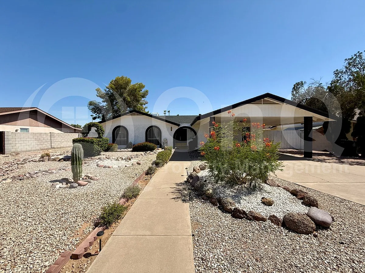 3 bed, 2.0 bath, 1871 sqft, $2,499 — Photo 2