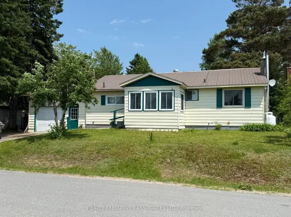 45 Larch St, Highlands East, ON K0L 1M0