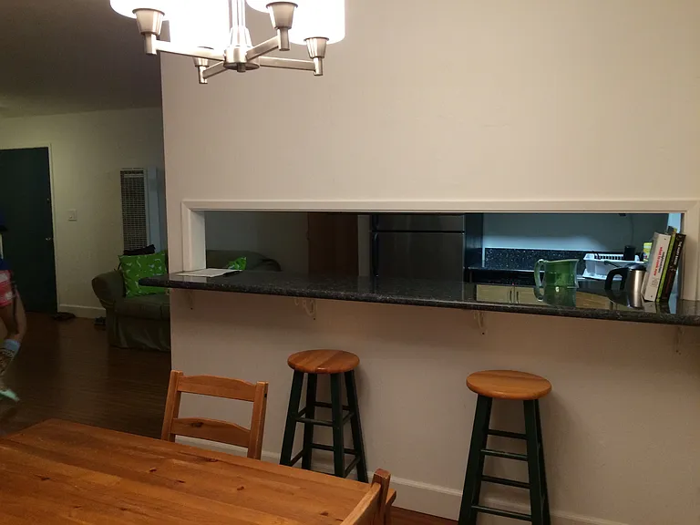 1622 Oxford St — Photo 4
