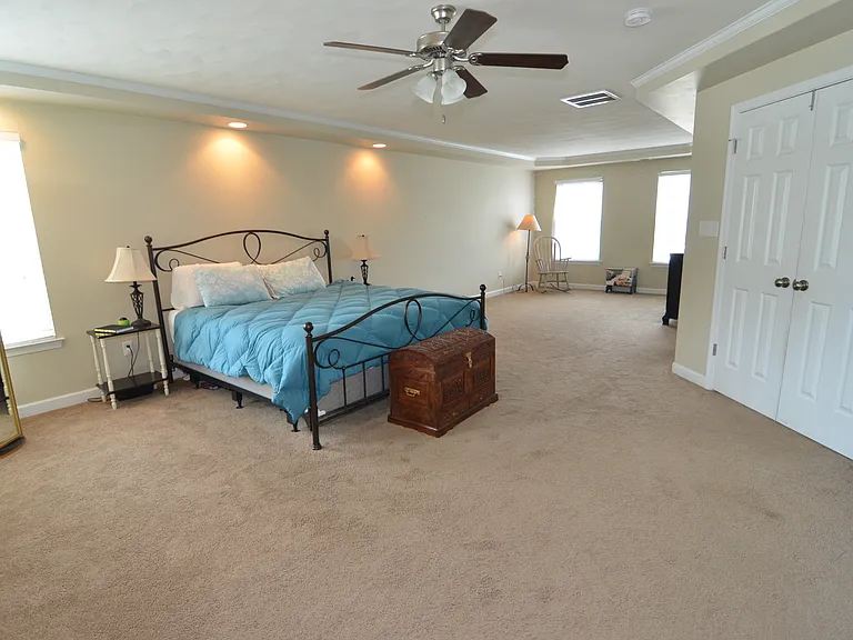 717 Tyler Way — Photo 14
