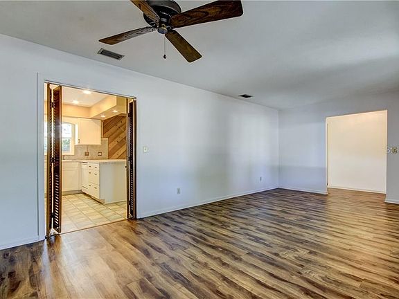 5th image of 12719 Sebring Blvd