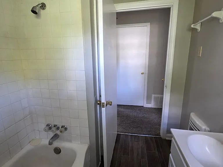 1808 Scottwood St — Photo 16