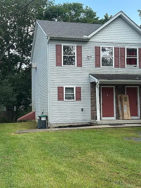 2 bed, 1.5 bath, 2048 sqft, $1,850 — Photo 2