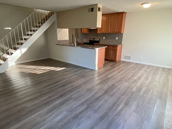 3rd image of 5584 Spinnaker Dr
