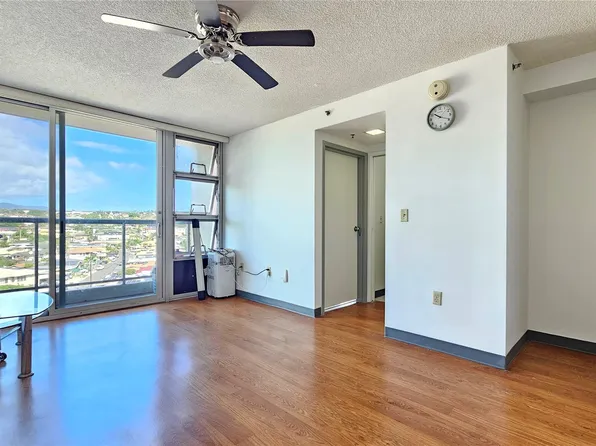 94-302 Paiwa St APT 902, Waipahu, HI 96797