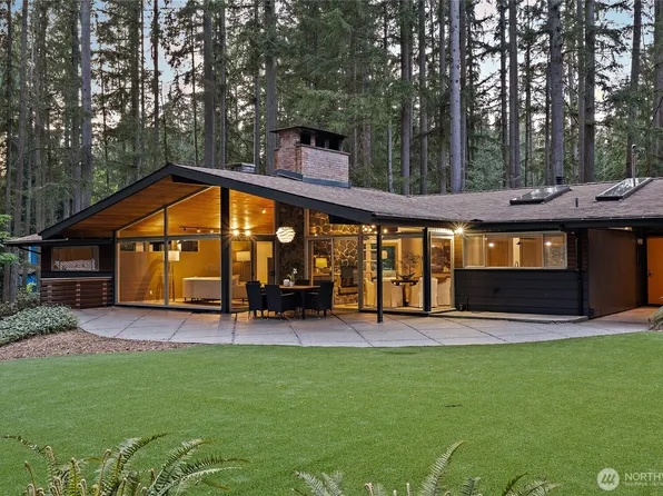 22 Bridlewood Circle, Kirkland, WA 98033