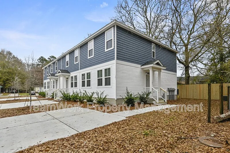 Building Photo - 101 Langley Dr #D