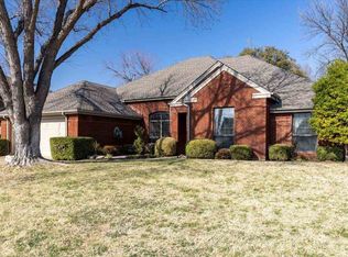 7607 NW Folkstone Way, Lawton, OK 73505