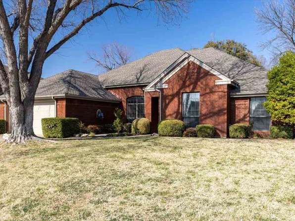 7607 NW Folkstone Way, Lawton, OK 73505