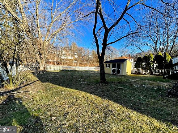 3rd image of 109 Karns Ave