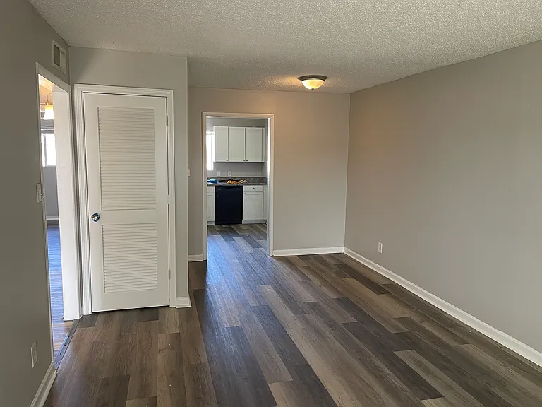 University Crossings Apartments — Photo 46