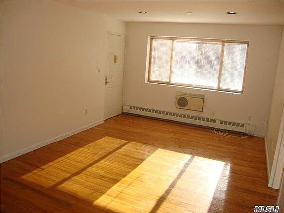 2nd image of 11882 Metropolitan Ave APT 4A
