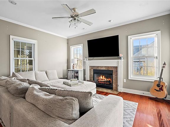 5th image of 1921 Lakeshore Dr