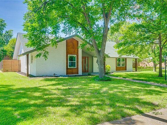 2nd image of 3214 Darbyshire Dr