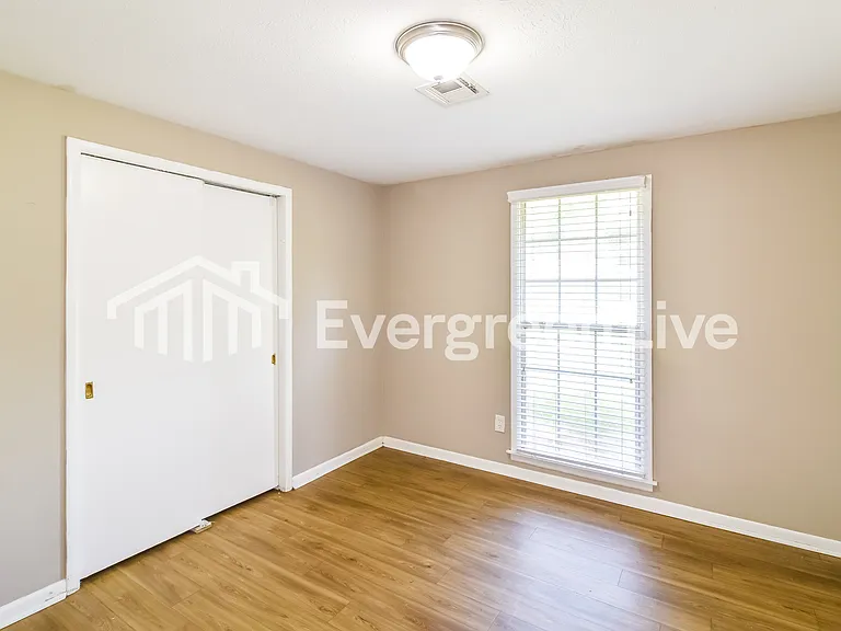 3660 Robert E Lee Dr — Photo 10