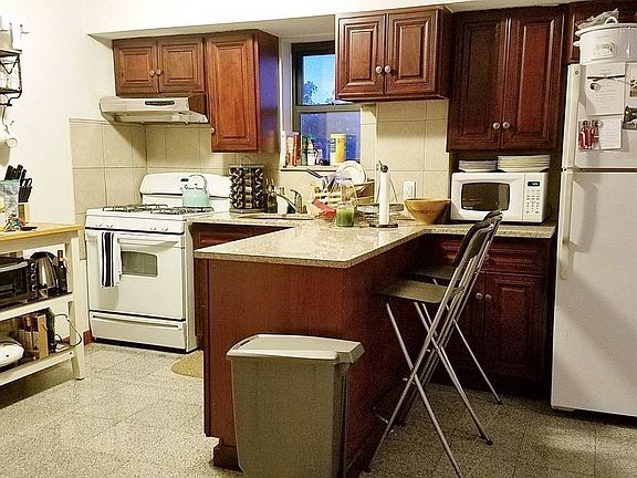 4th image of 2735 21st St APT 3A