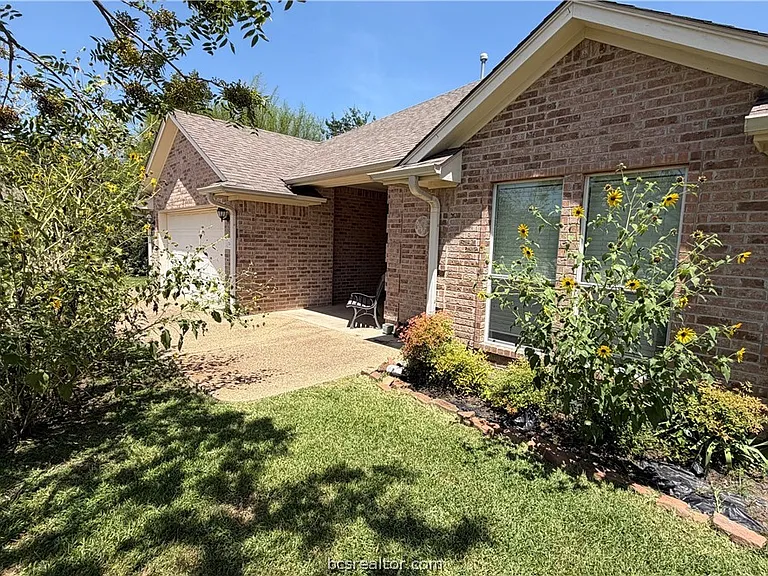 1102 Crested Point Ct — Photo 3